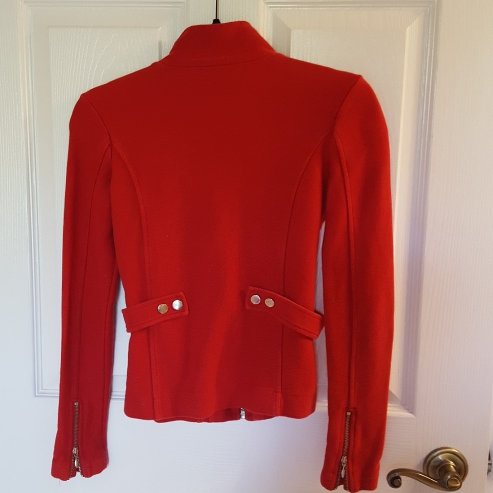 Red jacket - Picture 2 of 3